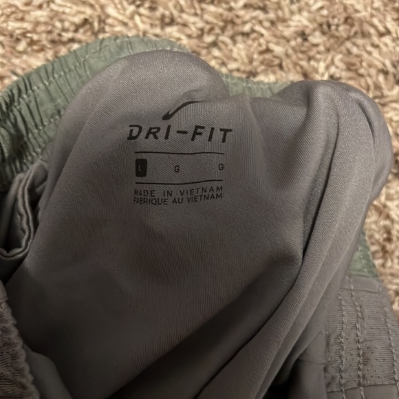 Nike shorts perfect condition - Picture 3 of 3